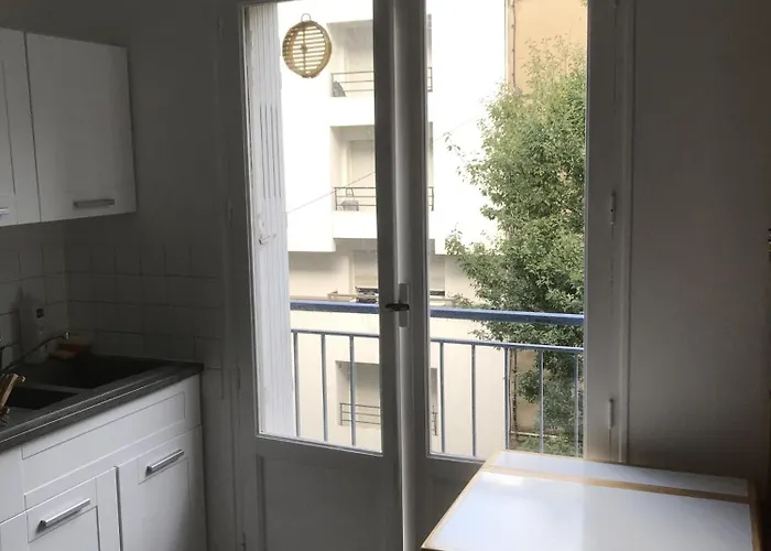 Proche Quai De La Fosse Апартаменты