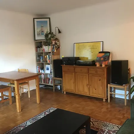 Proche Quai De La Fosse *